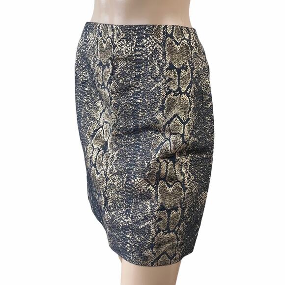 Gianni Bini Women Metallic Gold Snakeskin Slit Back Pencil Cut Mini Skirt Sz 2 - Picture 4 of 7